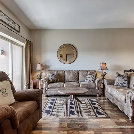 Gorgeous 2Bd 2Bth Condo With Mountain Views Pool Hot Tub Game Room Close To Parkway Pigeon Forge Exterior photo